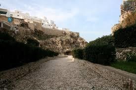 Lama Monachile Beach